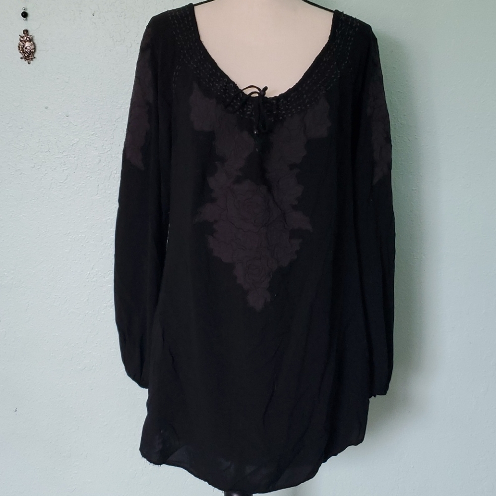 3 for $10 🌼Monoreno Tunic